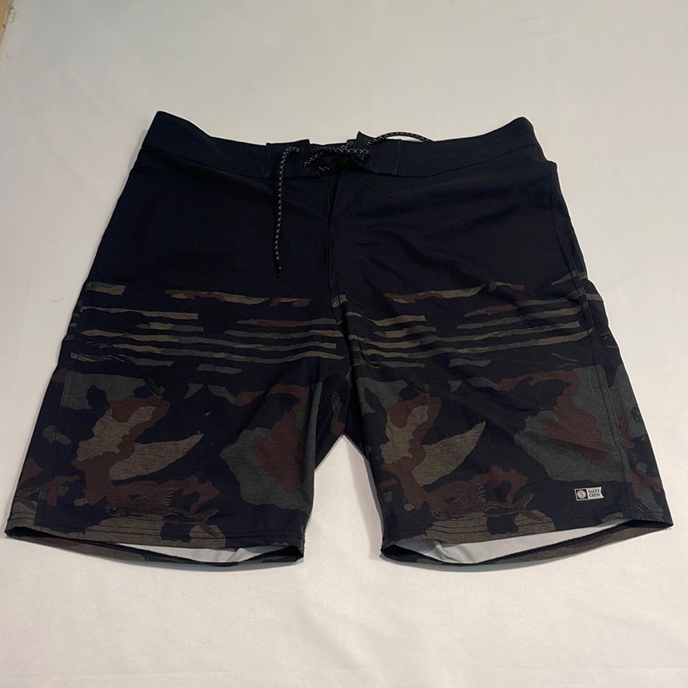 Men’s Salty Crew Hybrids Shorts (size 34)
